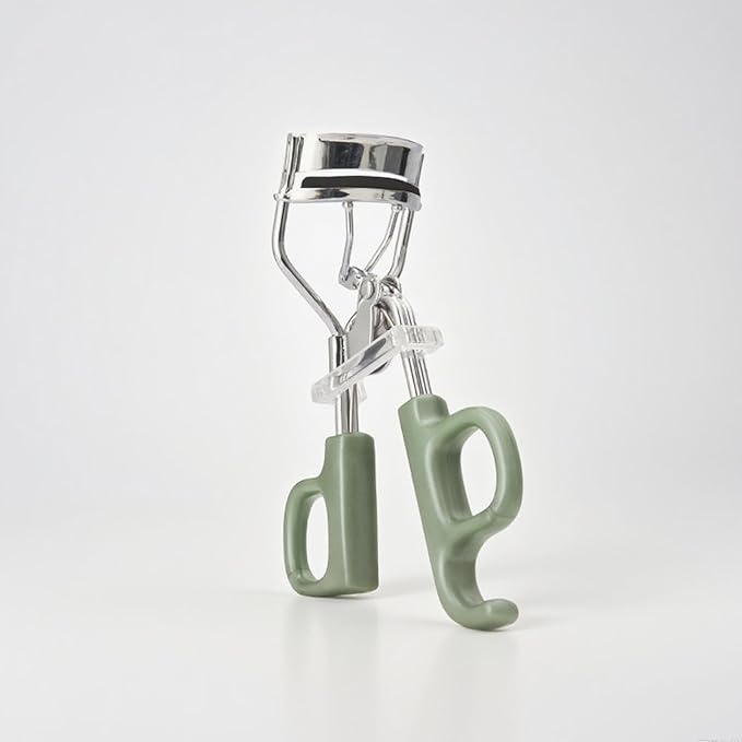 Professional Eyelash Curler,1 Count Eyelash Curlers, Eyelash Curler with Pads, Pain-Free Lash Curler with Non-Slip Handle, Gentle for Sensitive Eyes, Fits All Eye Shapes (Green)
