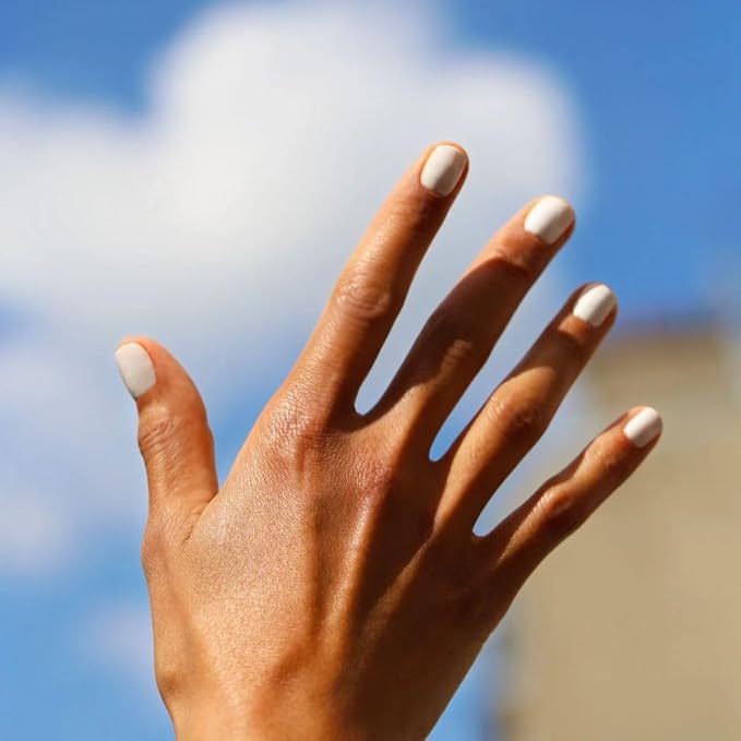 Manucurist - Green Snow Nail Polish - White - 9-Free, Vegan and Plant-Based - Quick Dry Nail Polish Manicure - Made in France - 0.5 fl oz