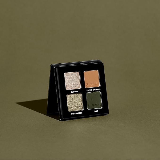 Sigma Beauty Quad Eyeshadow Palette – Makeup Eyeshadow Quad with a Buttery Soft Formula and Buildable, Blendable Shades for a Flawless Eye Look, Designed for All Day Wear (Caramel Apple)