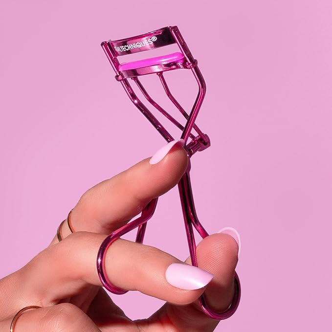 Real Techniques Miracle Eyelash Curler, Gentle Lash Tool for Lifted Lashes, Use with Mascara for Extra Volume, Travel-Size Lash Curler, Comfort Grip & Pinch-Free Design, Pink, Cruelty-Free, 1 Count