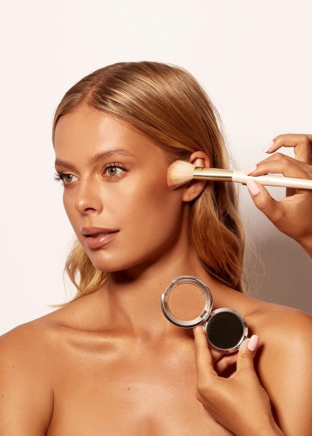 Nude Envie - Powder Highlighter - Velvety Texture & Easy Application - Smooth, Buildable, Shimmer Finish - Infused With Crushed Pearls - Mirror Compact - Vegan, Paraben-Free & Cruelty-Free - Goddess