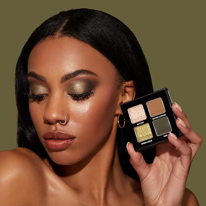 Sigma Beauty Quad Eyeshadow Palette – Makeup Eyeshadow Quad with a Buttery Soft Formula and Buildable, Blendable Shades for a Flawless Eye Look, Designed for All Day Wear (Caramel Apple)