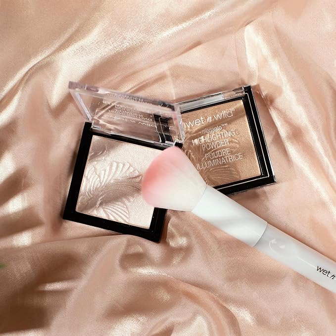 wet n wild MegaGlo Highlighting Powder Warm Gold Golden Flower Crown