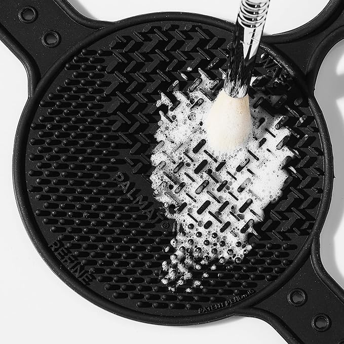 Sigma Beauty - Palmat® - Makeup Brush Cleaner - Perfect for Travel and On the Go - Palm Sized - Black