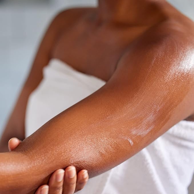 Amazon Basics Daily Moisturizing Lotion, 12 Fluid Ounces, 2-Pack