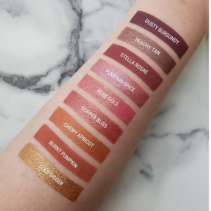 Aromi Rose Gold Metallic Liquid Lipstick | Peachy Pink, Coral Lip Color with Shimmery Finish, Vegan, Cruelty-free, Long-Lasting, Smudge Proof, Handmade (Rose Gold)