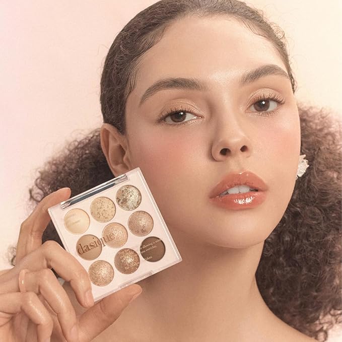 dasique Shadow Palette #21 Almond Vanilla l Vegan, Cruelty-Free l 9 Blendable Shades in Smooth Matte and Shimmer Finishes with Gorgeous Pearls