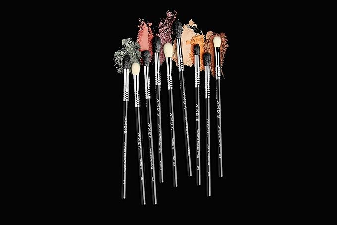 Sigma Beauty E38 Diffused Crease Brush - Blending Brush For Corner Eyelids - Eyeshadow Application and Fluffy Blending Brush - Apply Pigment and Blend Harsh Lines