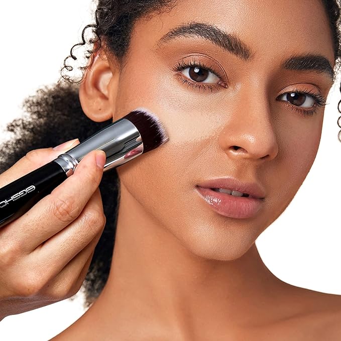 Flat Top Kabuki Foundation Brush, EIGSHOW Premium Makeup Brush for Liquid, Cream, and Powder - Blending, Buffing, Stippling, Flawless Application (F624)