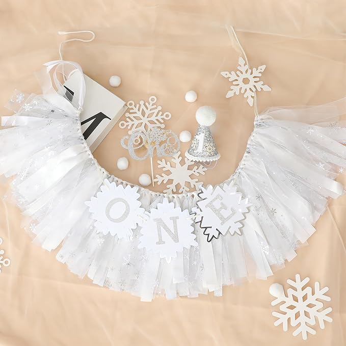 Winter Onederland 1st Birthday Girl Snowflakes One First Party Decorations White High Chair Banner Crown Cake Topper Birthday Decor