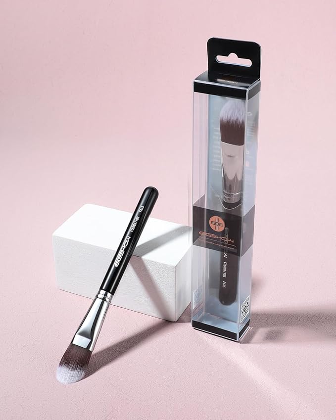 Flat Foundation Brush, EIGSHOW Foundation Makeup Brush for Liquid, Cream, Mask, Streak-Free Blending, Vegan & Cruelty-Free (F615)