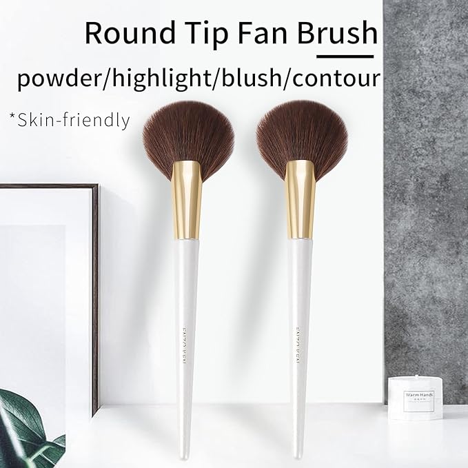 Round Fan Makeup Brush, Thick Fan Brush Makeup, Fan Brush Bronzer, Fluffy Blush Brush for Cheeks, Sculpt Blush Brush, Contour Brushes for Makeup - White, 169O