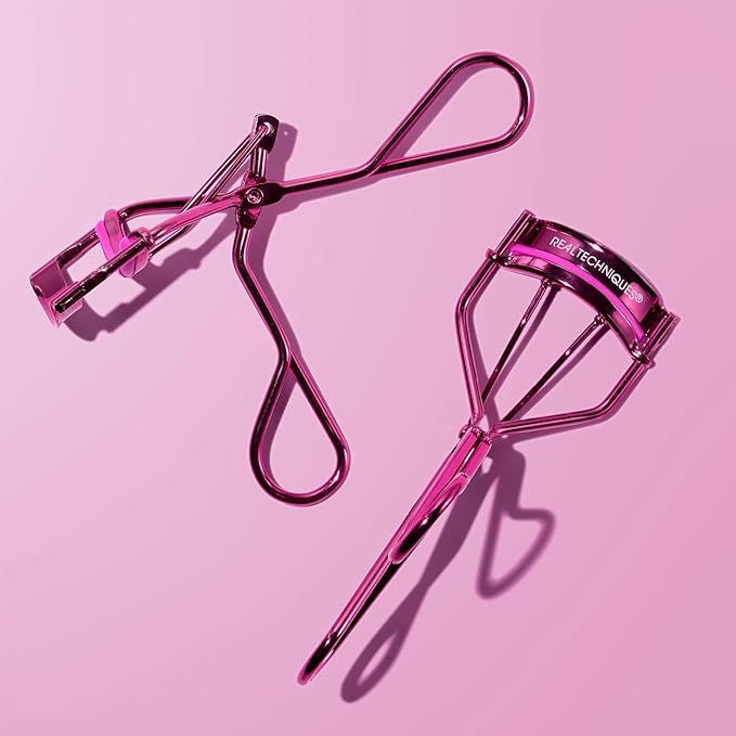Real Techniques Miracle Eyelash Curler, Gentle Lash Tool for Lifted Lashes, Use with Mascara for Extra Volume, Travel-Size Lash Curler, Comfort Grip & Pinch-Free Design, Pink, Cruelty-Free, 1 Count