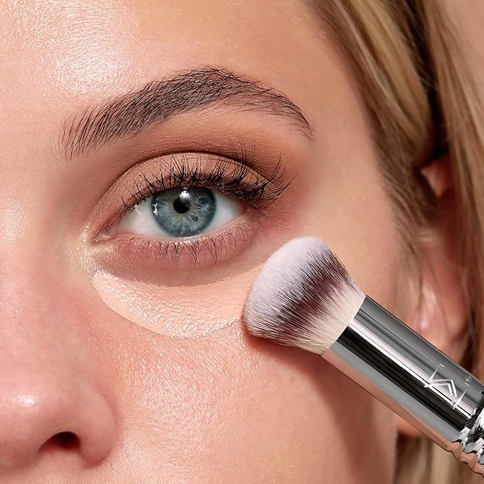 Sigma Beauty F26 Domed Concealer Brush – Under Eye Corrector, Ultra-Soft Dense Rounded Fibers, Waterproof Handle with SigmaAlloy Ferrule – Makeup Brush for Cream or Liquid, Ideal for Women's Makeup