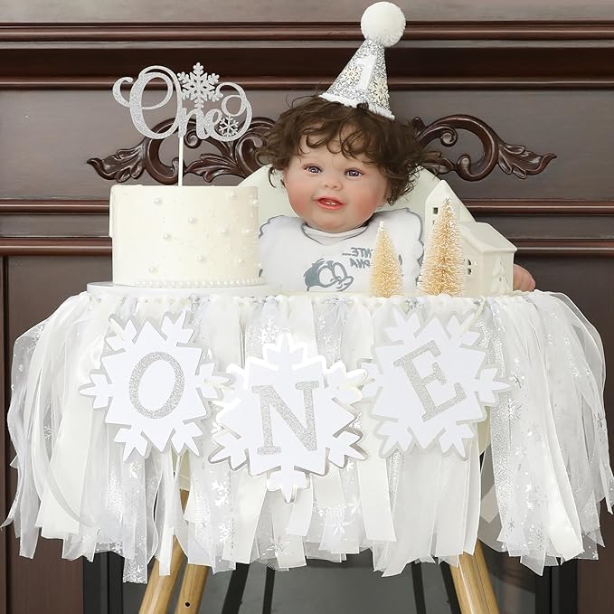 Winter Onederland 1st Birthday Girl Snowflakes One First Party Decorations White High Chair Banner Crown Cake Topper Birthday Decor