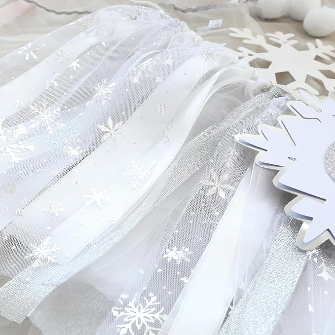 Winter Onederland 1st Birthday Girl Snowflakes One First Party Decorations White High Chair Banner Crown Cake Topper Birthday Decor