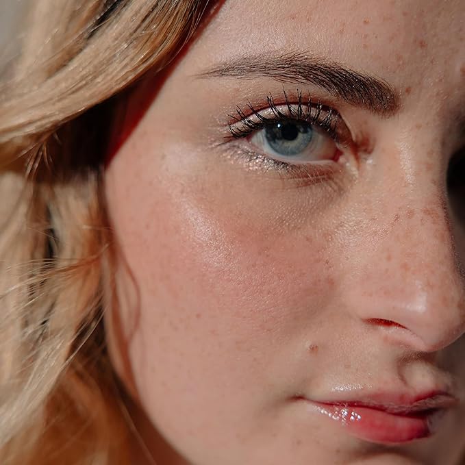 Gloweye Liquid Eyeshadow - Highly Pigmented Shimmer Eyeshadow - Intense Color Payoff and Long-Lasting Wear - 04 Rose Quartz - 0.084 oz