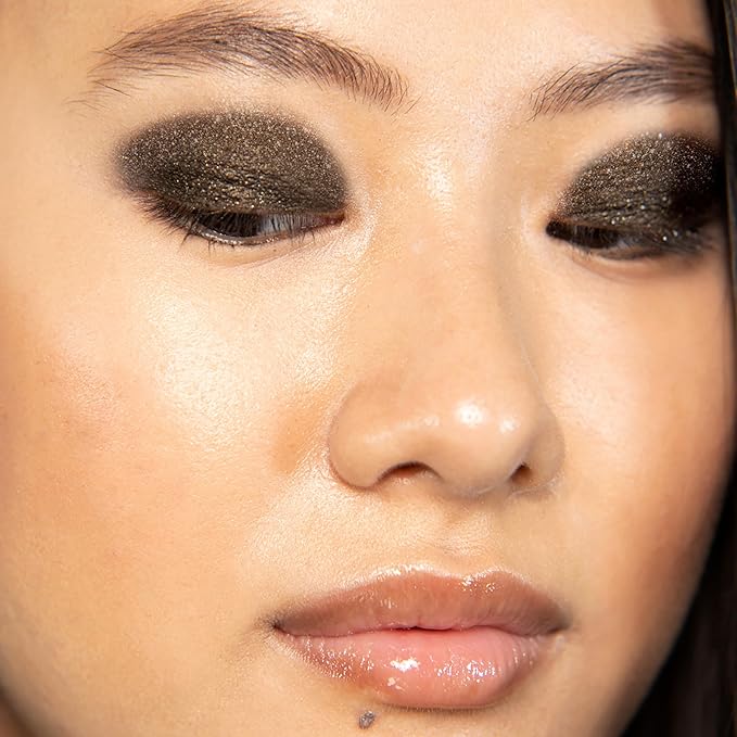 Gloweye Liquid Eyeshadow - Highly Pigmented Shimmer Eyeshadow - Intense Color Payoff and Long-Lasting Wear - 09 Midnight Brown - 0.084 oz