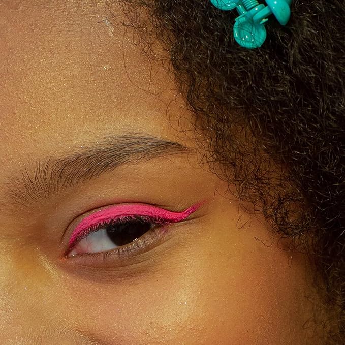 Liquid Eyeliner, Neon Pink Eyeliner Pen, Ultra Fine Pink Eye Liner, High Pigmented Colored Liquid Eyeliner, Felt & Flexible Tip Applicator for Precise Line Application, (Flirty Flamingo)