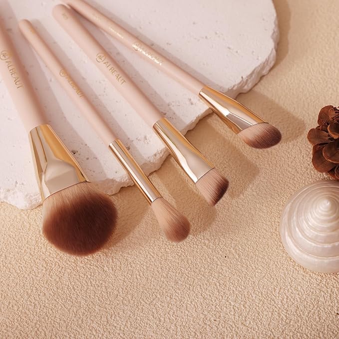 Small Angled Concealer Brush For Under Eye Brightening, Precision Face Makeup Brush (193 concealer brush-Pink)